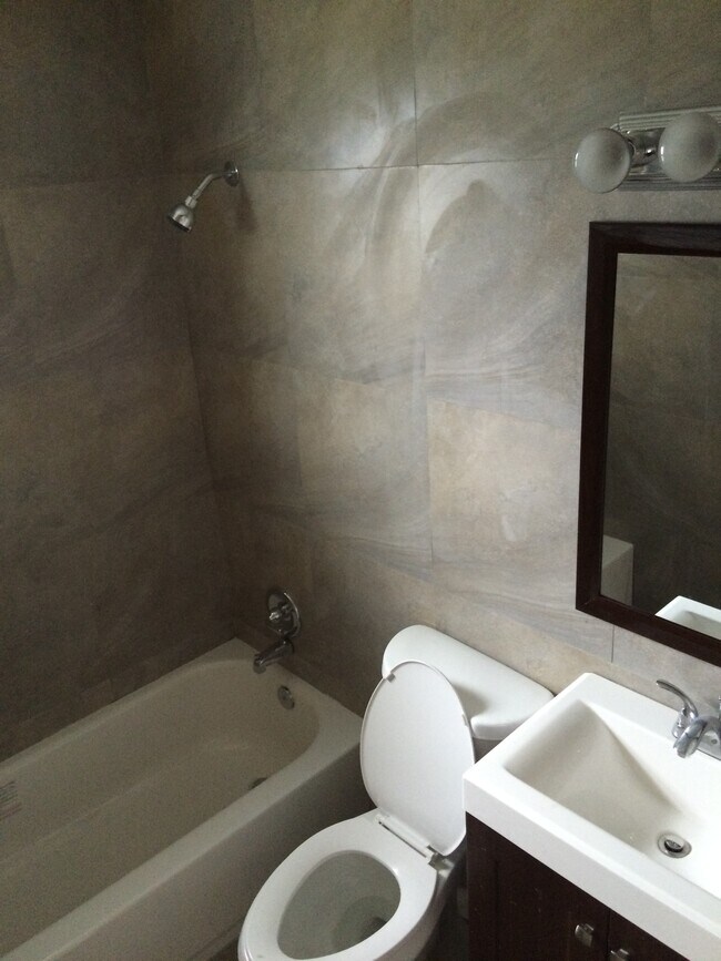 Building Photo - 681 SW 29th Ter