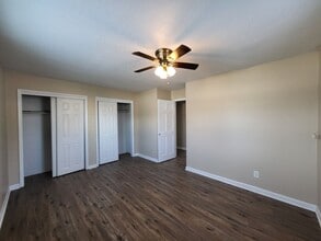 Building Photo - 206 3rd Ave SE