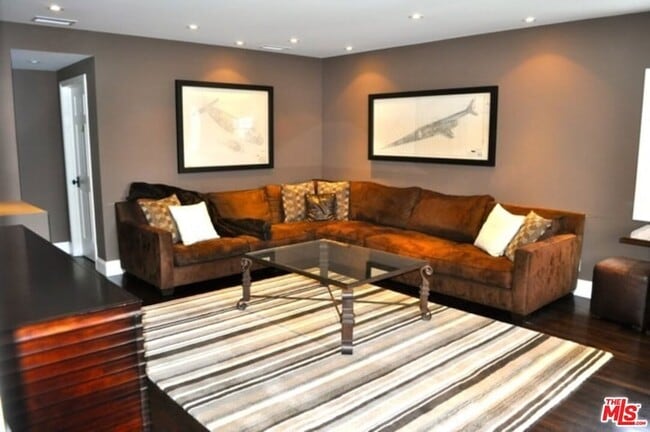 Building Photo - 10253 Valley Spring Ln