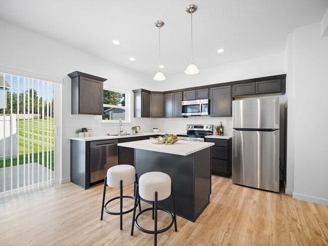 Building Photo - $500 OFF FIRST MONTHS RENT! Brand New Town...