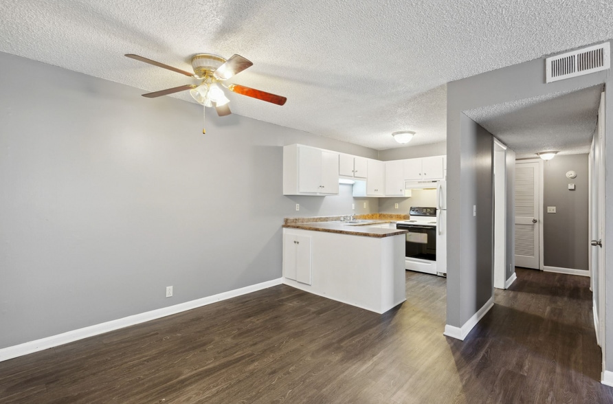 Building Photo - Manchester Arbors Apartments