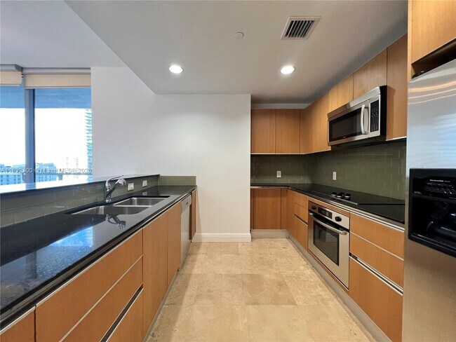 Building Photo - 1050 Brickell Ave