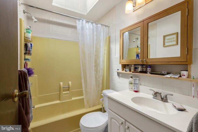 Building Photo - 3285 Chatham St