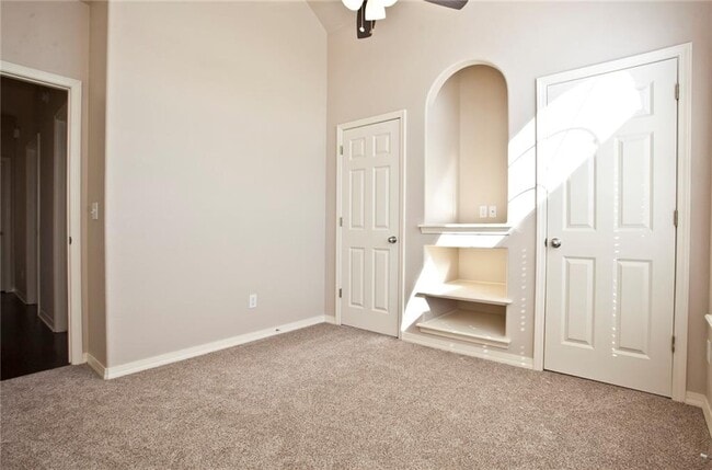 Building Photo - 3004 SW Camden Dr