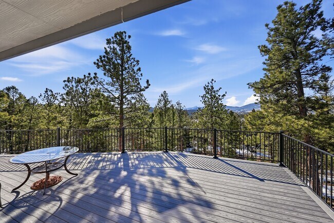 Building Photo - 30855 Walter Dr