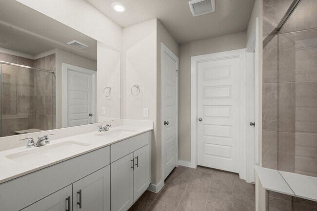 Building Photo - 16529 Breezy Knl Ct