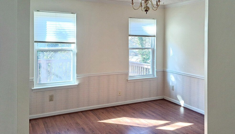 Building Photo - Room in Single Family Home on Caloosa Cove SW