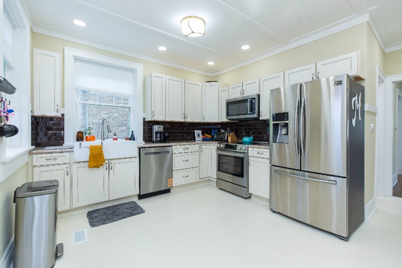 Building Photo - 108 S Notre Dame Ave