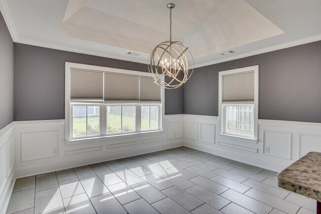 Building Photo - 233 Carlow Dr