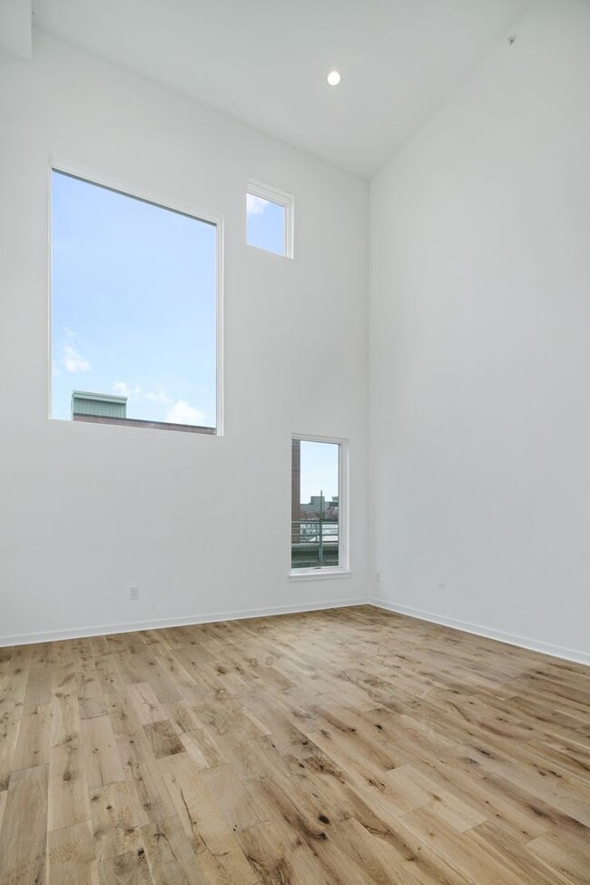 Building Photo - 1246 N Front St