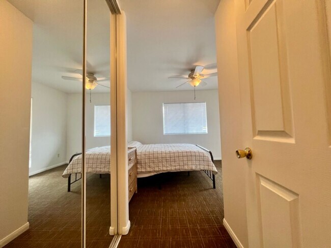 Building Photo - Furnished 3 Bedroom 2 bath Ali'i Lani Condo Top floor *Pet Friendly!