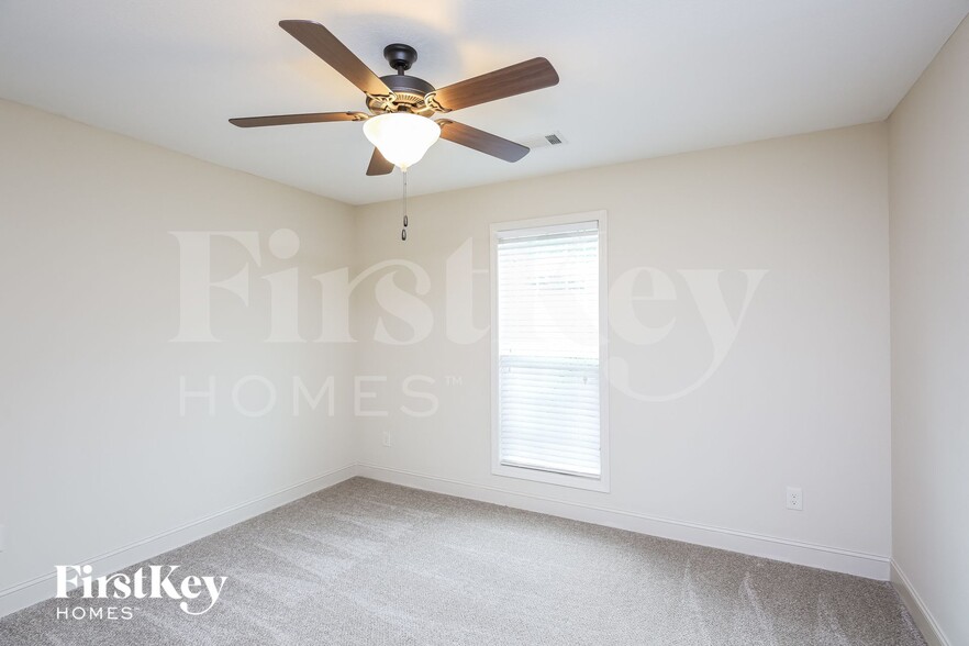 Building Photo - 603 Embassy Walk