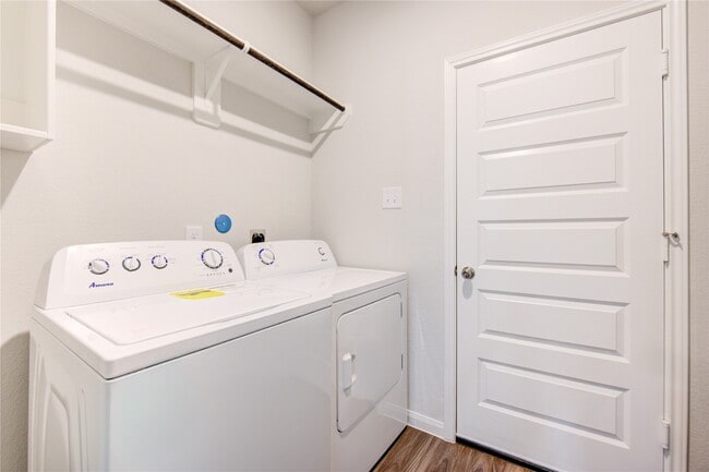 Building Photo - 13321 Burbot Dr