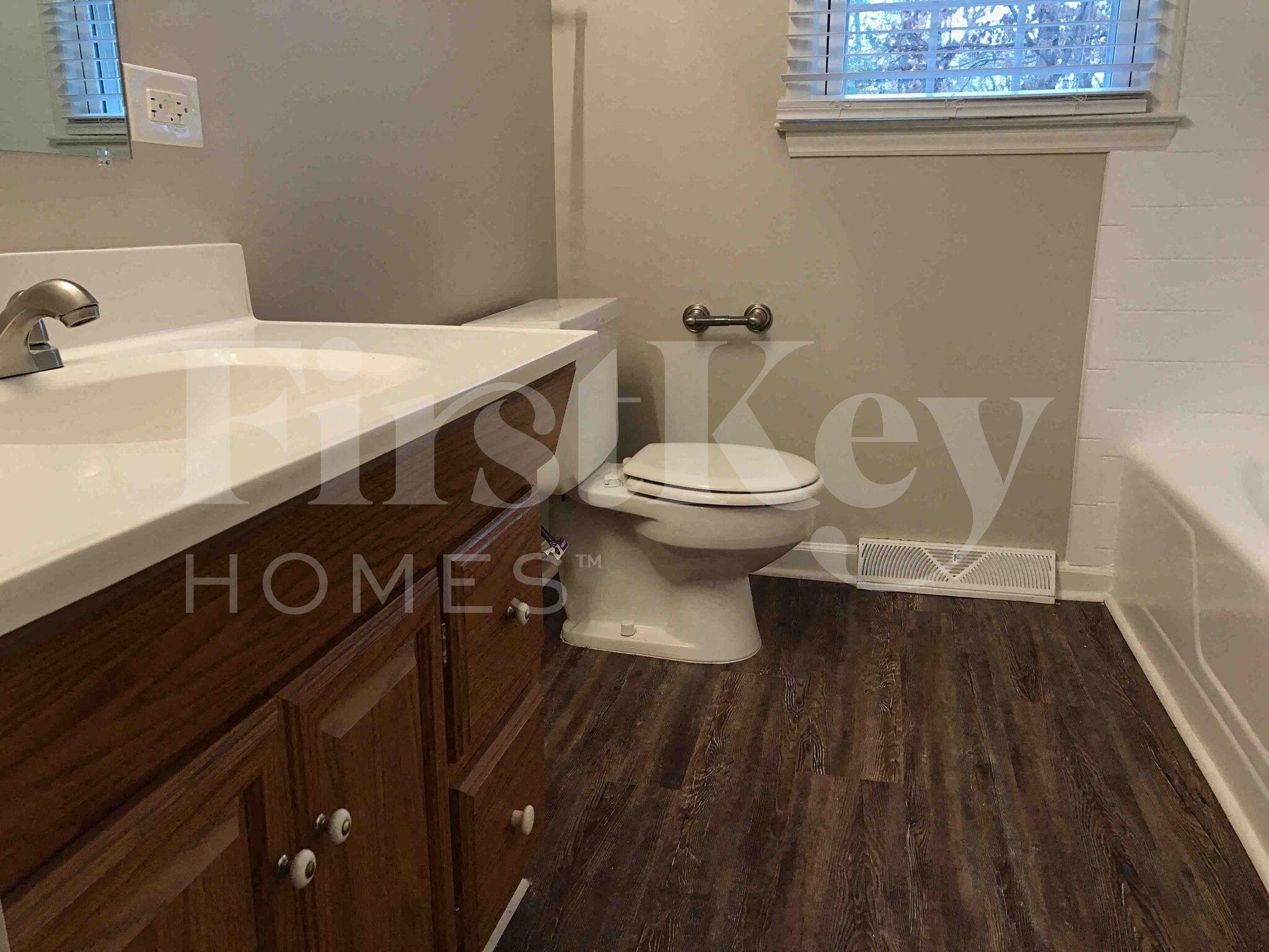 Building Photo - 4114 Farmbrooke Dr