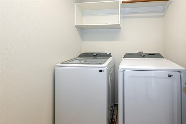 Building Photo - 14 Nestlewood Pl