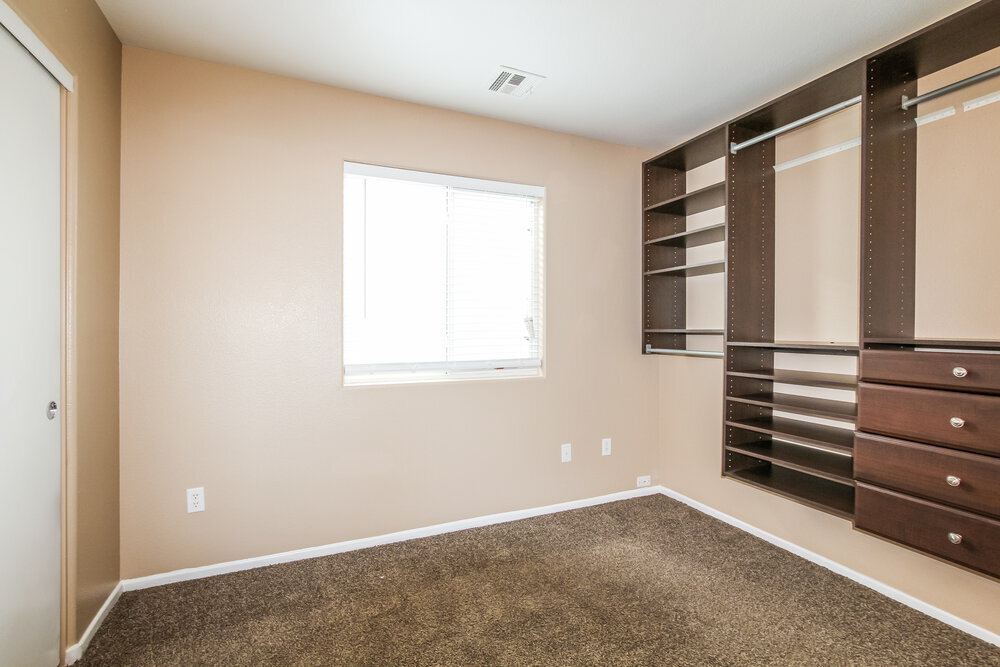 Building Photo - 3545 Terraza Mar Ave