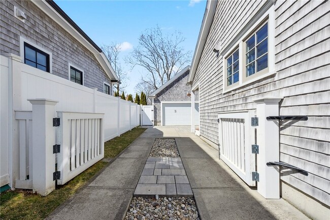 Building Photo - 67 Caswell St