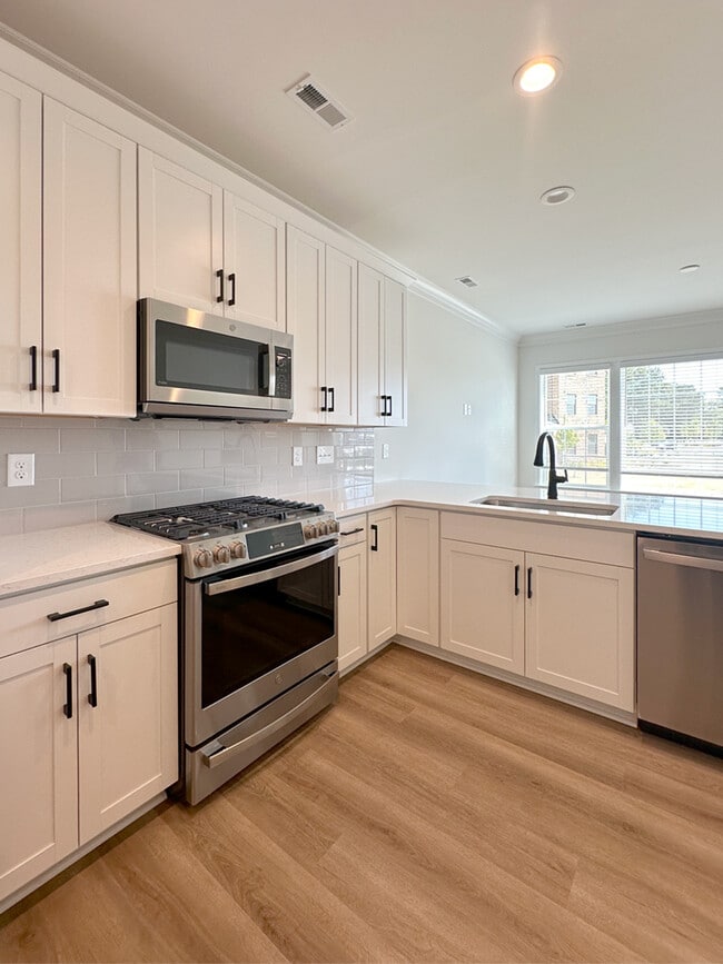 Building Photo - 5006 Distillers Ln