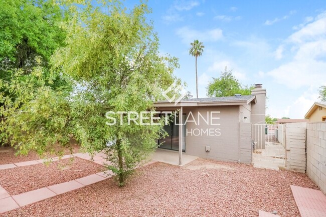 Building Photo - Updated 3 Bedroom Home in Phoenix!