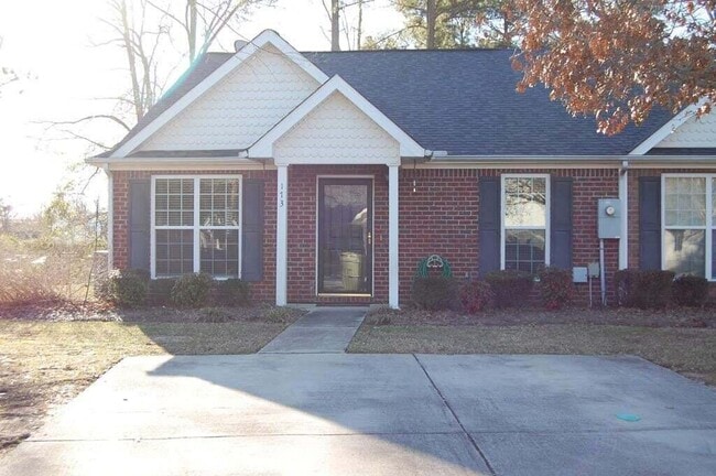 Primary Photo - 173 Kendallwood Ct