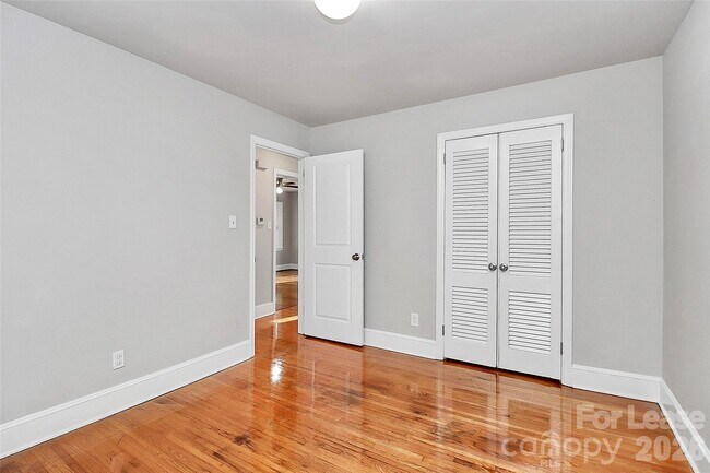 Building Photo - 1415 Springwood Ln