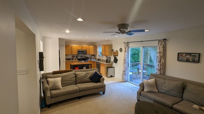 Building Photo - 2562 Creve Coeur Dr
