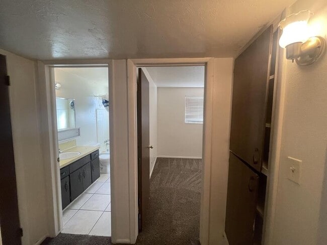 Building Photo - 1540 S 400 E