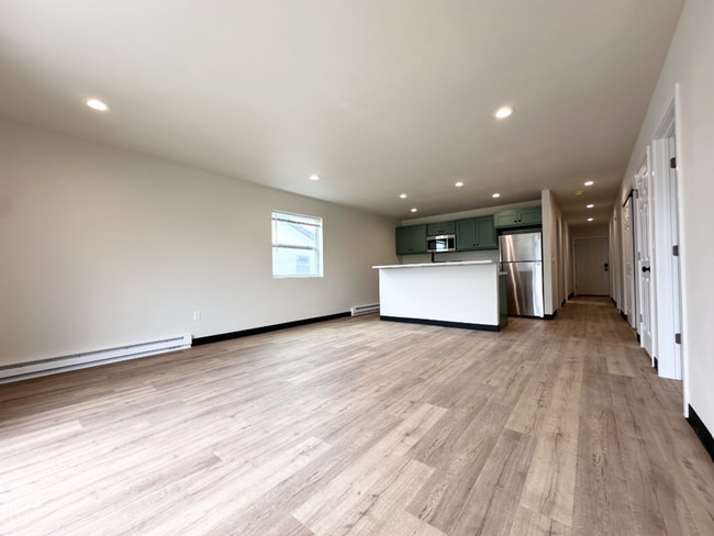 Building Photo - 525 Rustic Ridge Dr
