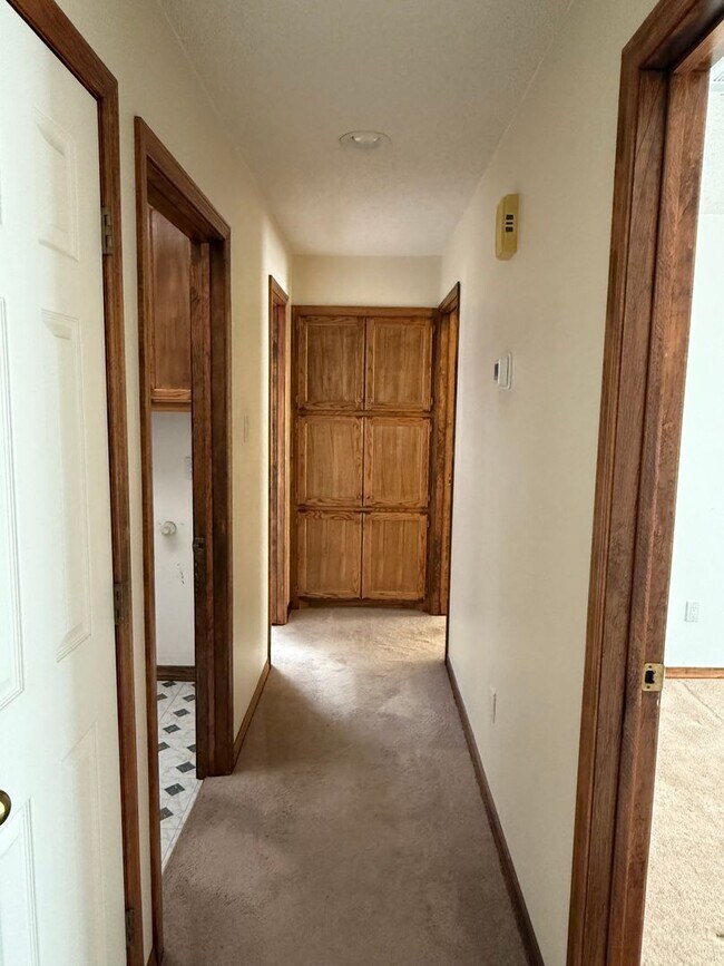 Building Photo - Beautiful 4 Bedroom Home Located in the Zi...