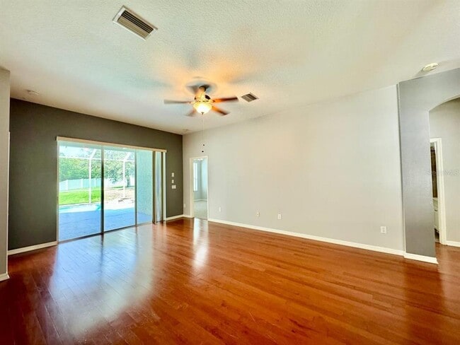 Building Photo - 18205 Fall Creek Dr