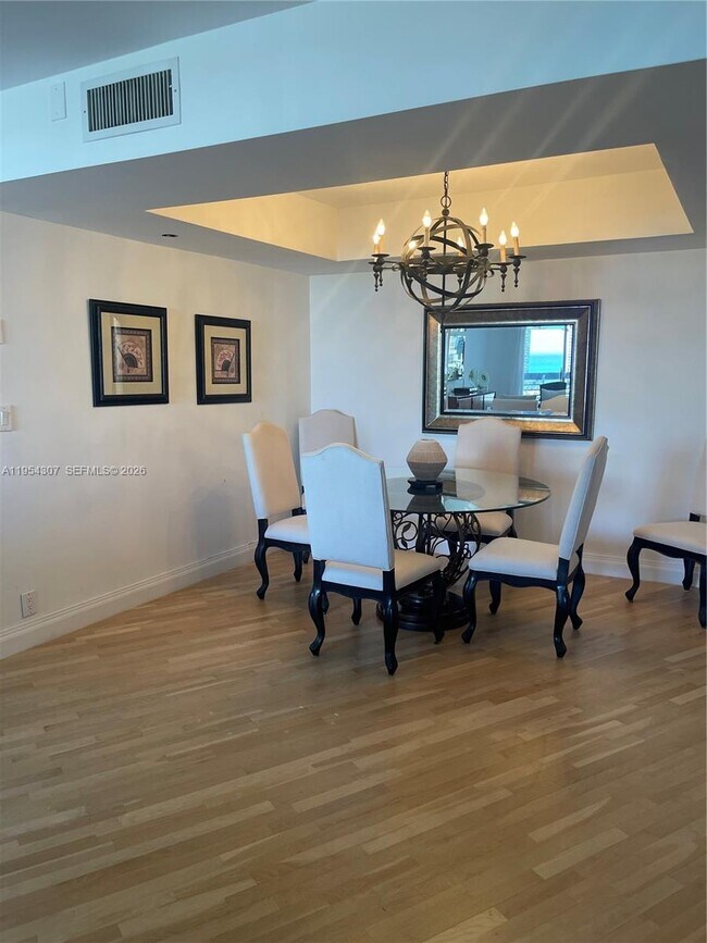 Building Photo - 19101 NE 36th Pl