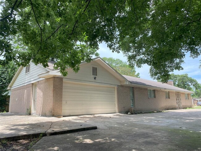 Primary Photo - 4601 Reveille St