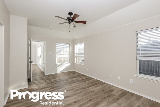 Building Photo - 320 Foreston Dr