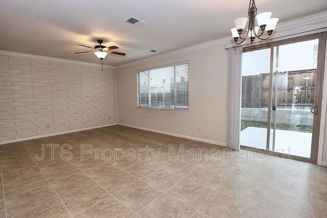 Building Photo - 9200 Rioja St