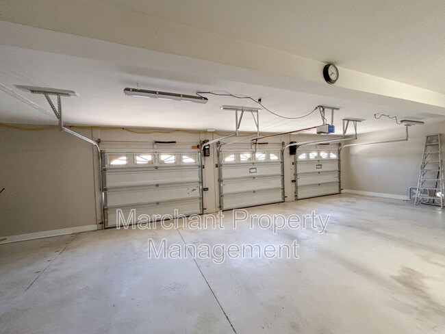 Building Photo - 317 Hunter Rd