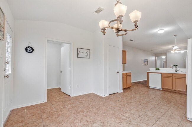 Building Photo - 20806 Dewberry Creek Ln