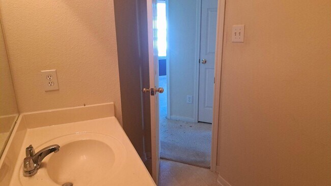 Building Photo - 21842 Grassy Hill Ln