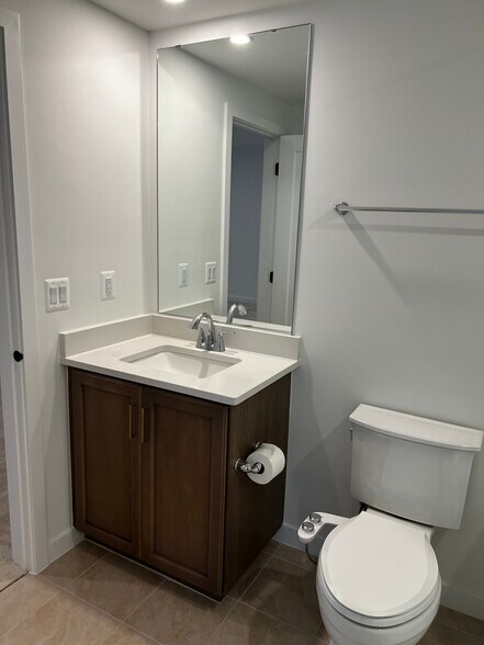 Building Photo - 23502 Parkside Village Cir