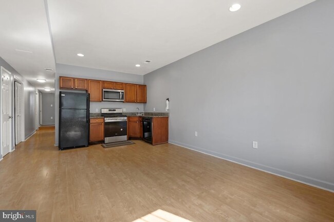 Building Photo - 1716 West Virginia Ave NE