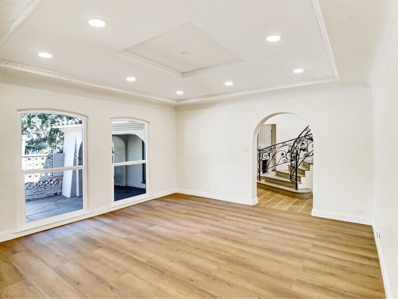Building Photo - 10563 Lindbrook Dr