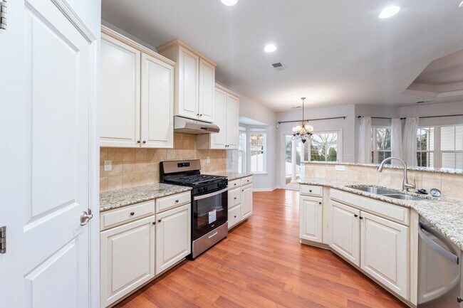 Building Photo - 586 Harrison Dr NW