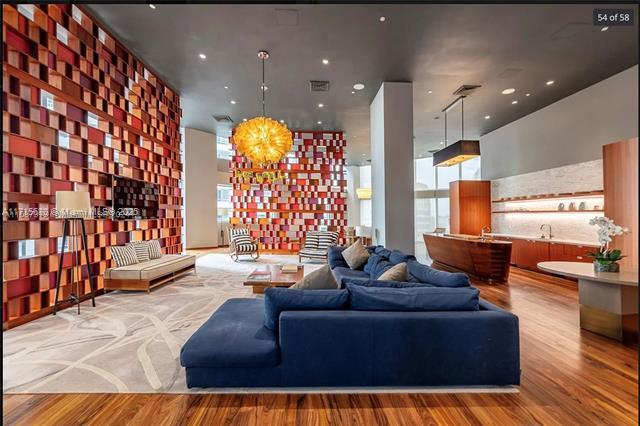 Building Photo - 1300 Brickell Bay Dr