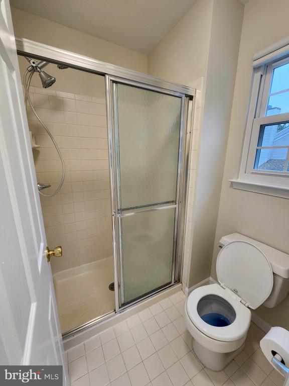 Building Photo - 12 Pondview Ct