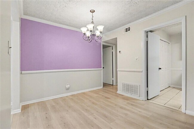 Building Photo - 5159 Roswell Rd NE