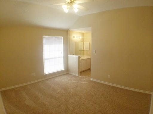Building Photo - 2310 Crest Park Dr