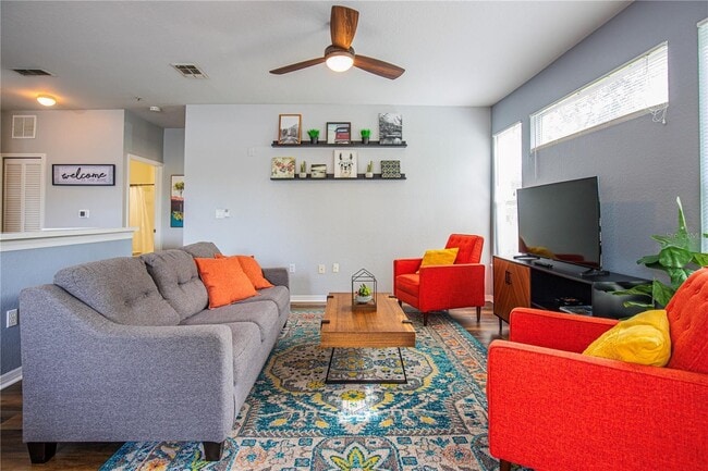 Building Photo - 8913 Legacy Ct