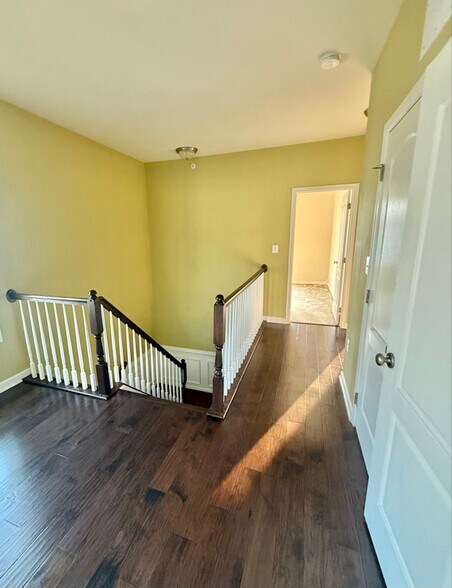 Building Photo - 23479 Buckland Farm Terrace
