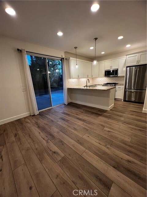 Building Photo - 12 Campamento