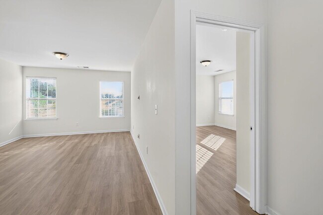 Building Photo - Expansive 4-bedroom, 3.5-bathroom single-family home boasts 3,150 sq. ft.