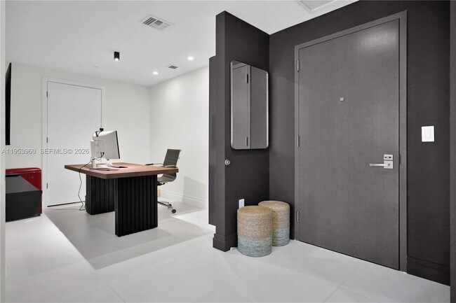 Building Photo - 1080 Brickell Ave